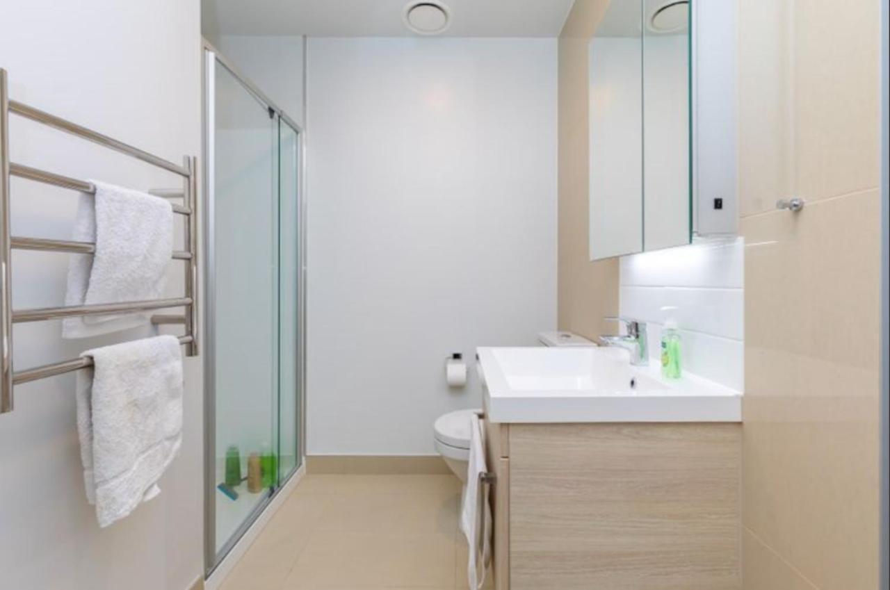 Modern 2 Bedroom Apartment 1 Minute To Skytower 오클랜드 외부 사진